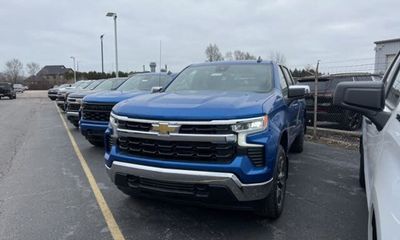 2023 Chevrolet Silverado LT
