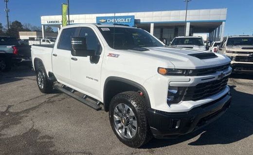 2026 Chevrolet Silverado HD Custom