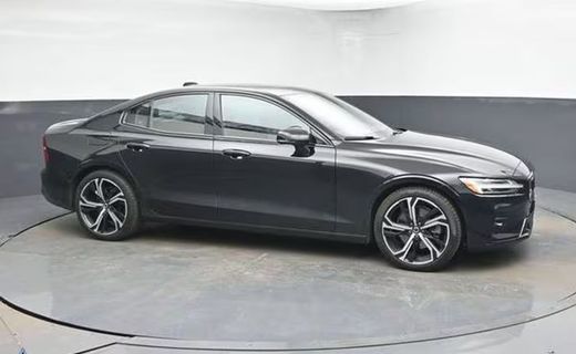 2024 Volvo S60 Plus Black Edition