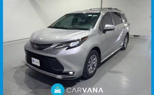 2024 Toyota Sienna XLE