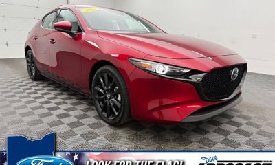 2023 Mazda MAZDA3 Premium Package