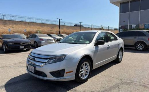 2010 Ford Fusion S