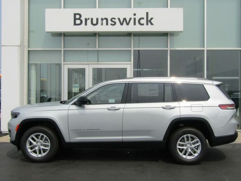 2023 Jeep Grand Cherokee L — a typically priced live listing