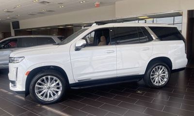 2023 Cadillac Escalade Premium Luxury