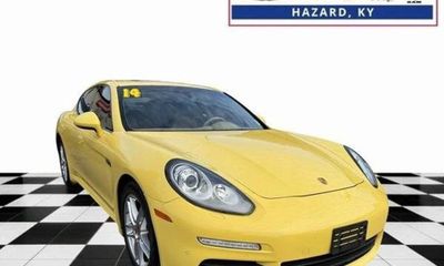 2014 Porsche Panamera Base 4