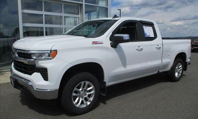 2023 Chevrolet Silverado LT