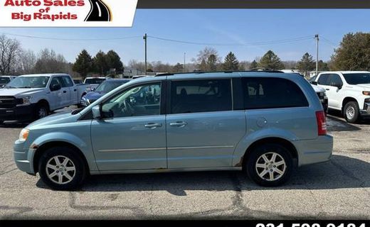 2010 Chrysler Town AND Country RT