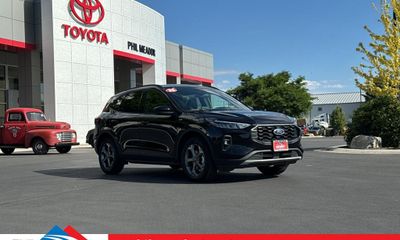 2025 Ford Escape ST Line Select