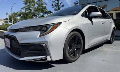 2020 Toyota Corolla SE CVT