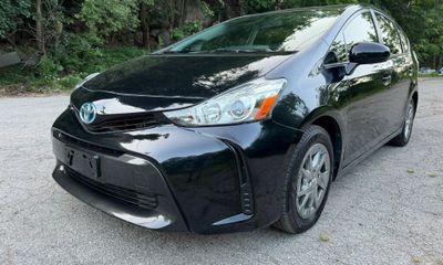 2017 Toyota Prius V TWO