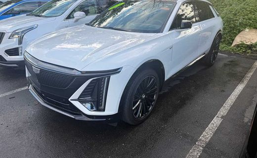 2024 Cadillac Lyriq Sport 1