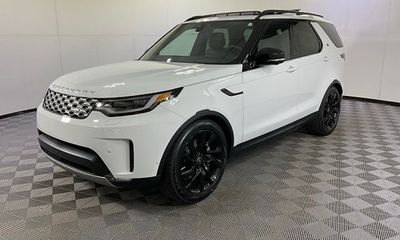 2025 Land Rover Discovery P300 S