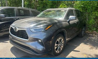 2025 Toyota Highlander XLE Nightshade 25TH
