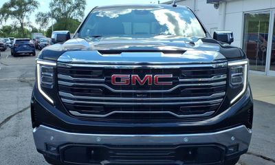 2026 GMC Sierra SLT