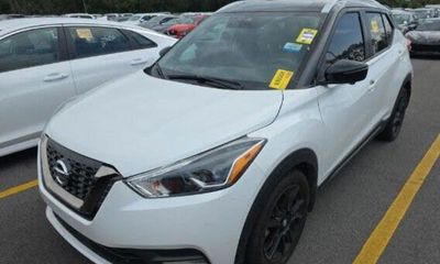 2020 Nissan Kicks SR