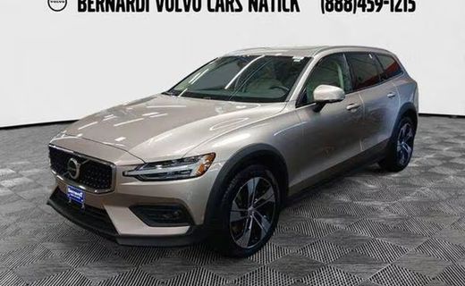 2025 Volvo V60CC Plus