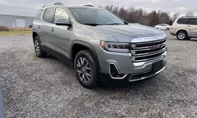 2023 GMC Acadia SLT