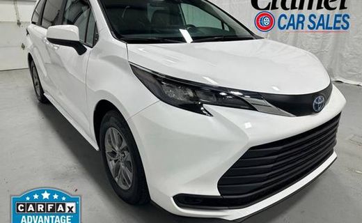 2025 Toyota Sienna LE