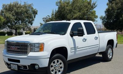 2011 GMC Sierra Denali