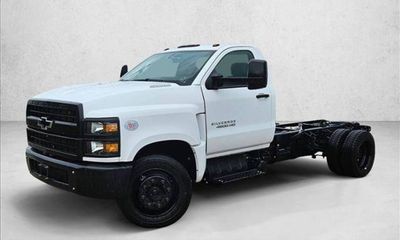 2024 GM GM515 Work Truck