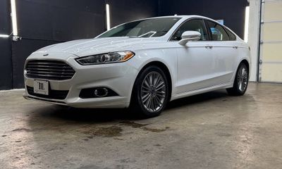 2016 Ford Fusion SE