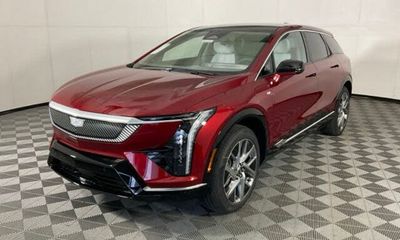 2026 Cadillac Optiq Luxury 1