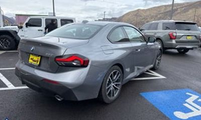 2025 BMW 230i xDrive