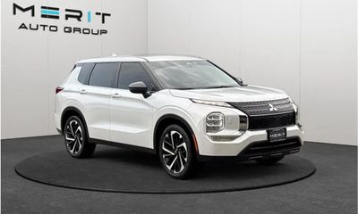 2022 Mitsubishi Outlander ES