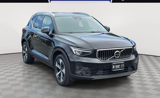 2024 Volvo XC40 Plus Bright