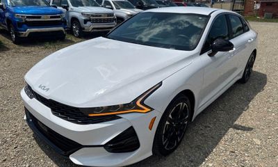 2024 Kia K5 GT Line