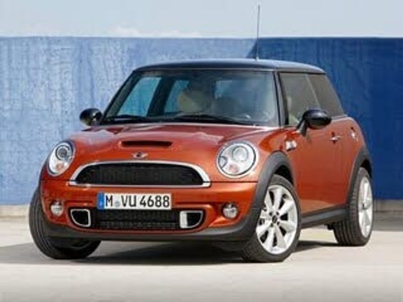 2011 Mini Hardtop — a typically priced live listing