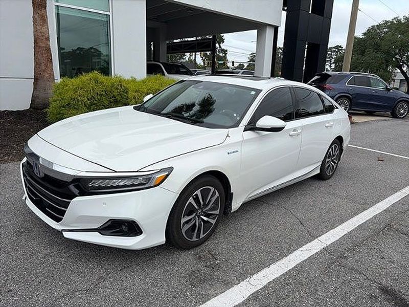 2022 Honda Accord Hybrid — a typically priced live listing
