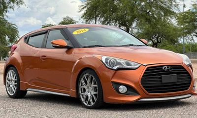 2014 Hyundai Veloster GLS 1 6