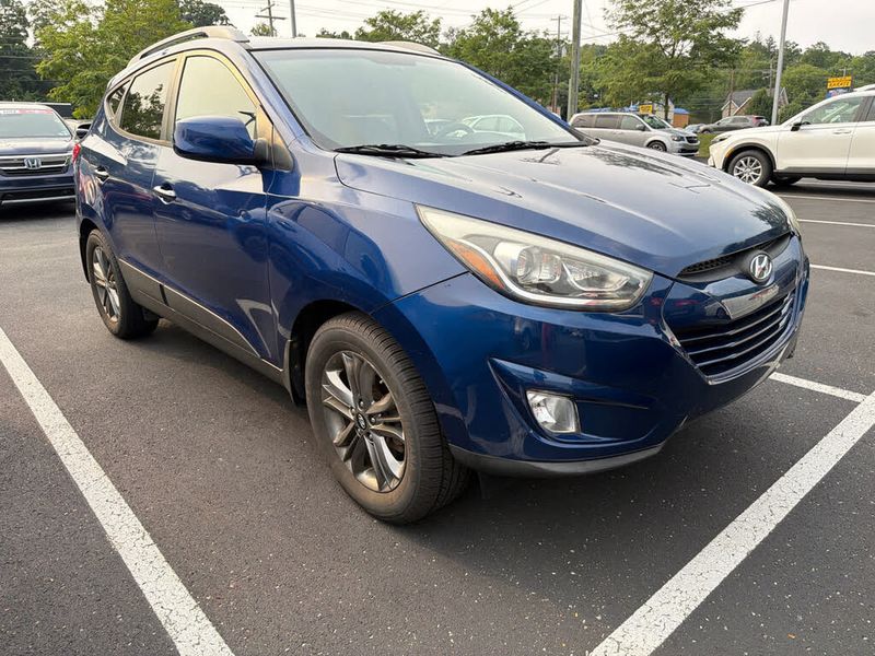 2014 Hyundai Tucson — a typically priced live listing