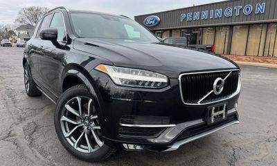 2017 Volvo XC90 Momentum