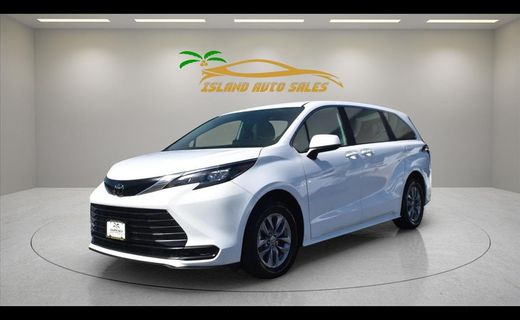 2026 Toyota Sienna LE