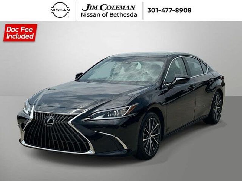 2023 Lexus ES — a typically priced live listing