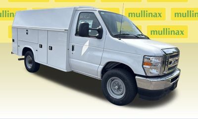 2025 Ford E-350 Super Duty