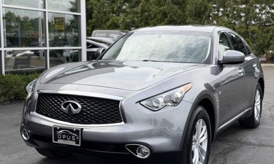 2017 Infiniti QX70 Base