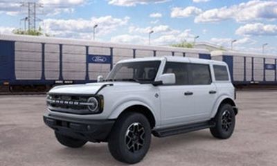 2026 Ford Bronco Outer Banks