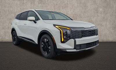 2027 Kia Sportage LX