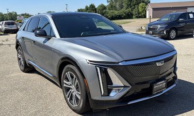 2024 Cadillac Lyriq LUX 2