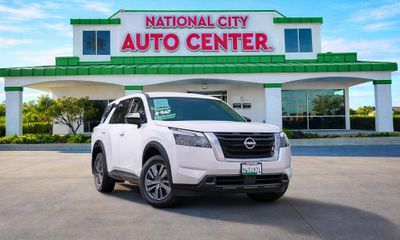 2025 Nissan Pathfinder S