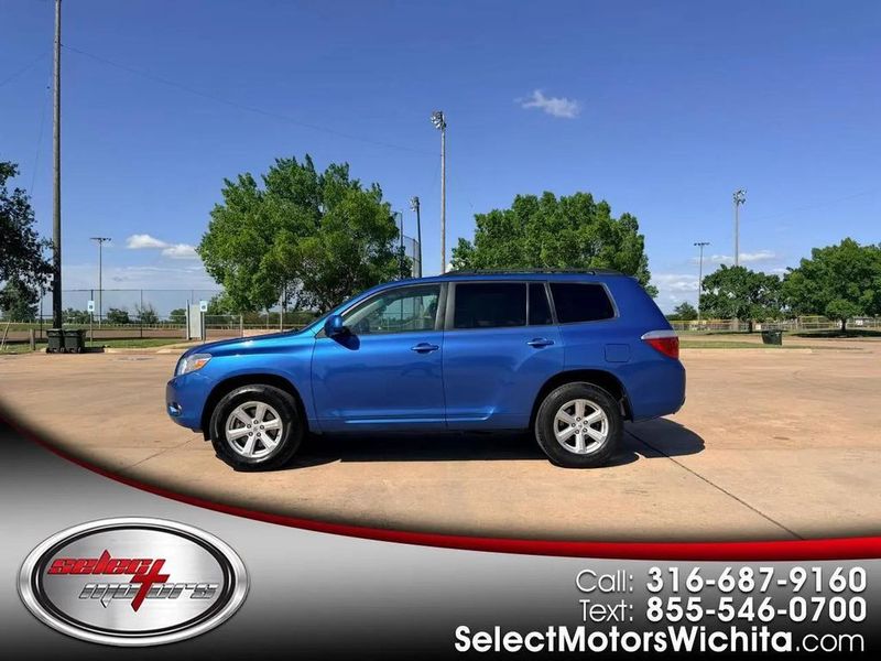 2008 Toyota Highlander — a typically priced live listing
