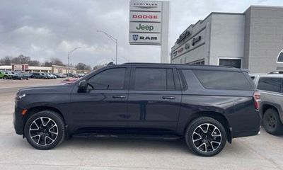 2022 Chevrolet Suburban RST