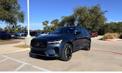 2026 Volvo XC60 Plus Dark