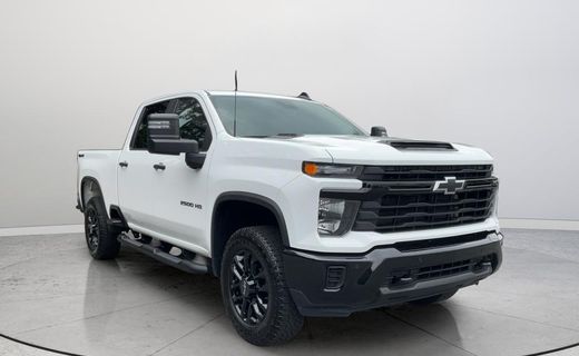 2025 Chevrolet Silverado HD Custom