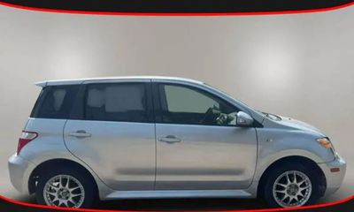 2006 Toyota Scion XA Base