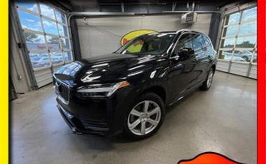 2022 Volvo XC90 Momentum