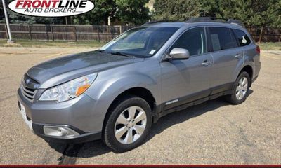 2011 Subaru Outback Limited M R